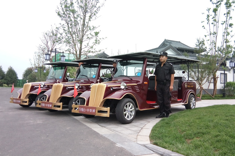 The resort community uses Anman electric vintage cars